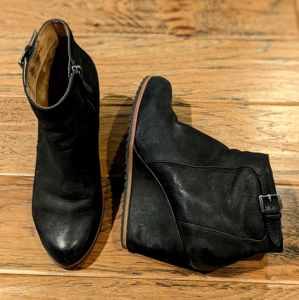 Biala Leather Boots